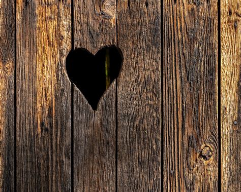 Download wallpaper 1280x1024 heart, wood, love standard 5:4 hd background