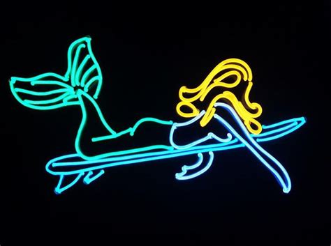 Neon Lighting Design 的图像结果