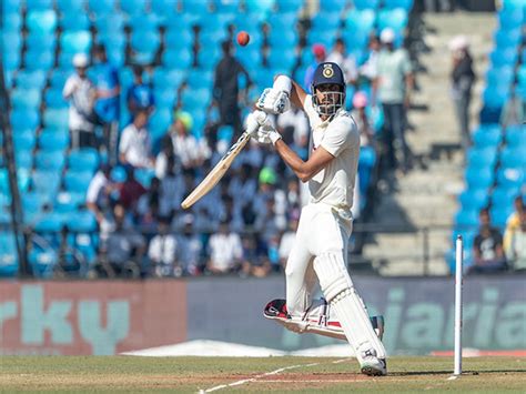 Axar, Shami help India gain 223 run lead, hosts all out for 400 (Day 3 ...