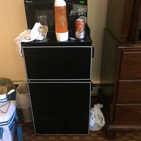 PINEAPPLE INN (Newport) - Motel Reviews, Photos, Rate Comparison ...