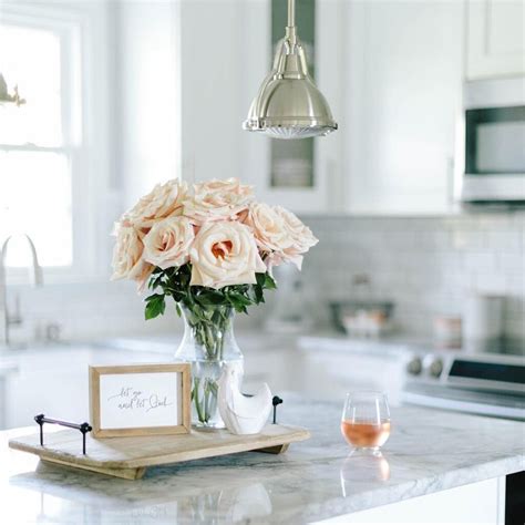 40 Beautiful And Elegant Kitchen Island Centerpieces You Will Love