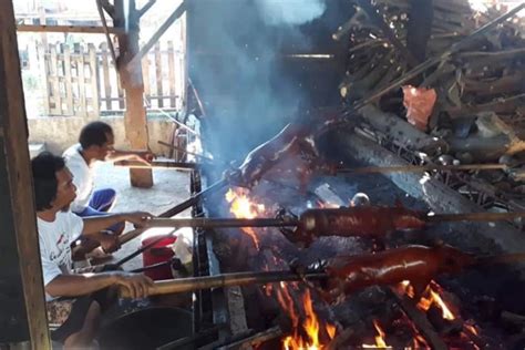 Cebu Lechon 的图像结果