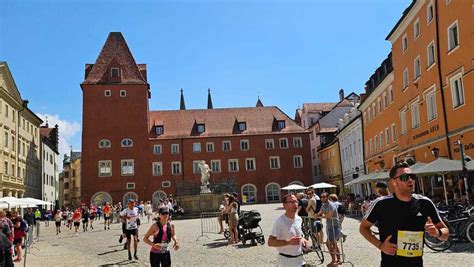 charivari | WIR von HIER!