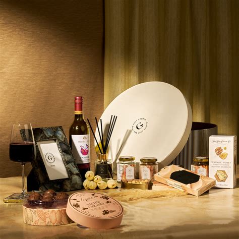 Gift Boxes, Gift Items, Gift Hampers, Customised Gift Baskets – The ...