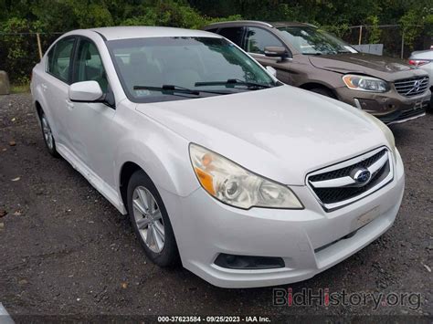 Report 4S3BMCB63B3234358 SUBARU LEGACY 2011 White Gasoline - price and damage history