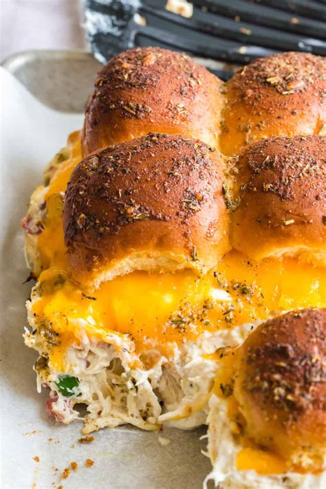 Easy Crack Chicken Sliders (on Hawaiian Rolls) | Busy Day Dinners