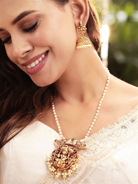 Explore Divine Temple Jewellery Collection at Rubans