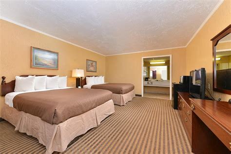 EXECUTIVE PLUS INN & SUITES (Elk City) - Hotel Reviews, Photos, Rate ...