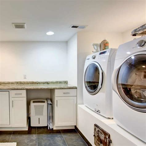 10 Great Laundry Room Light Fixture Ideas