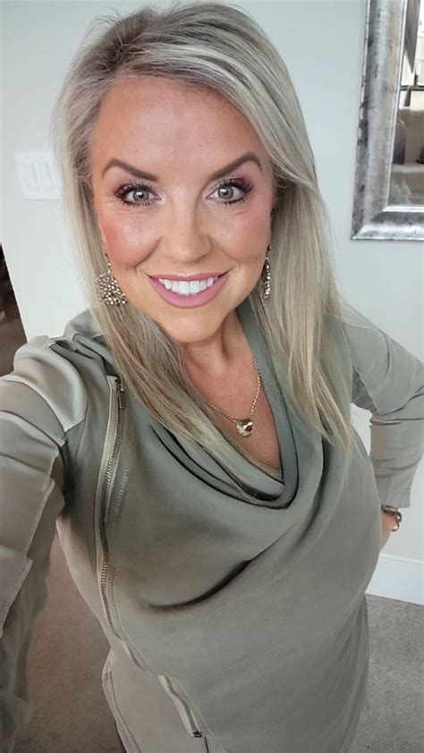 I love when I get what I want : r/cougars_and_milfs_sfw