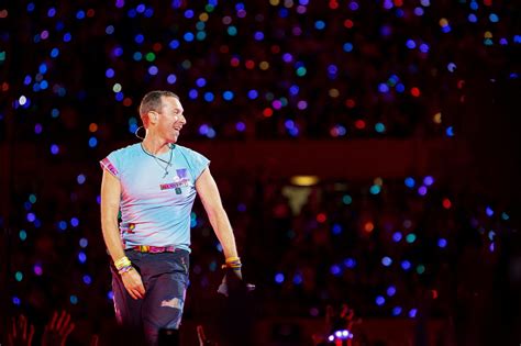 Chris Martin fiel bei Coldplay-Gig in ein Loch – „nicht geplant“