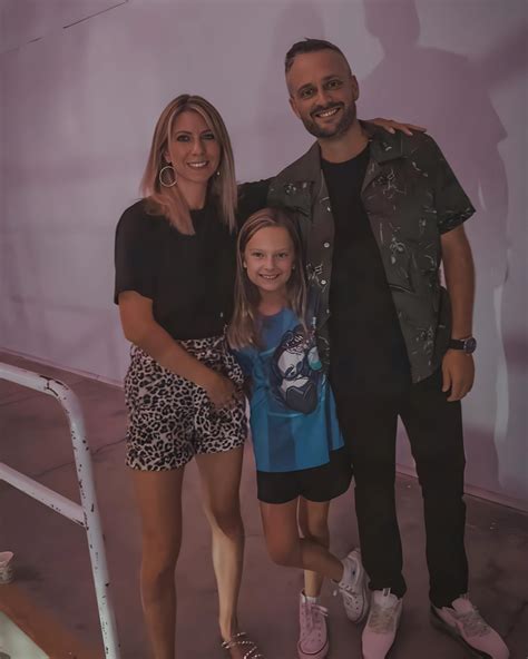 Everything You Need to Know About Nate Bargatze’s Wife, Laura Bargatze