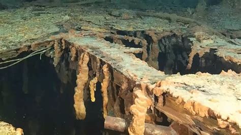 Tourist submarine exploring Titanic ship wreck reported missing ...