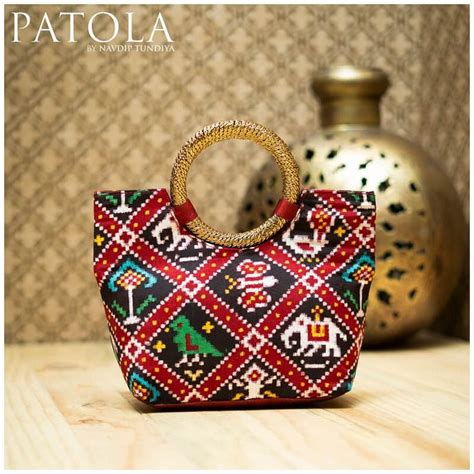 Double Ikkat Patola Motif – My Store