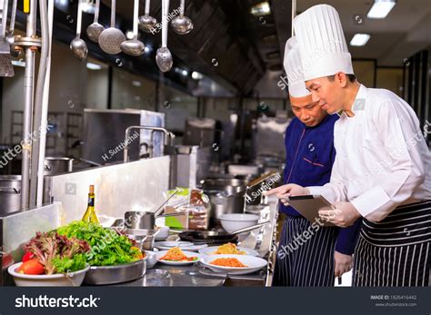 Kitchen Chat 的图像结果