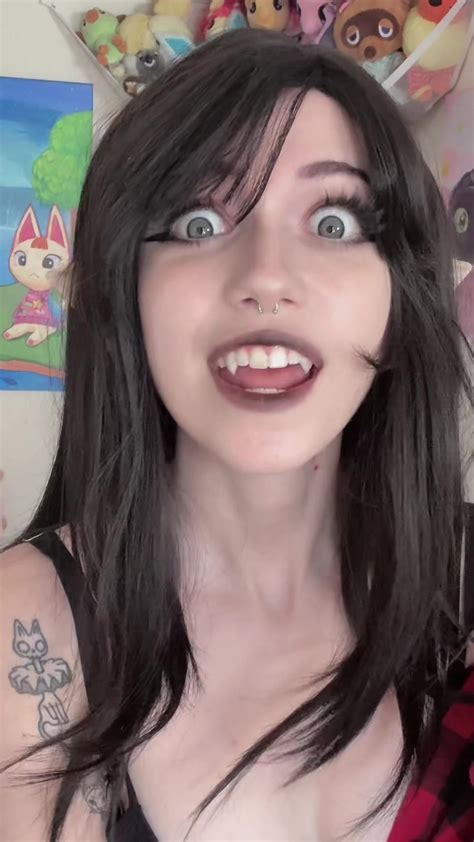 Jade (@iluvmeww) - Urlebird