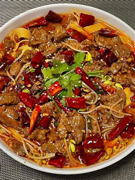 鸭肉做水煮牛肉被罚最新素材