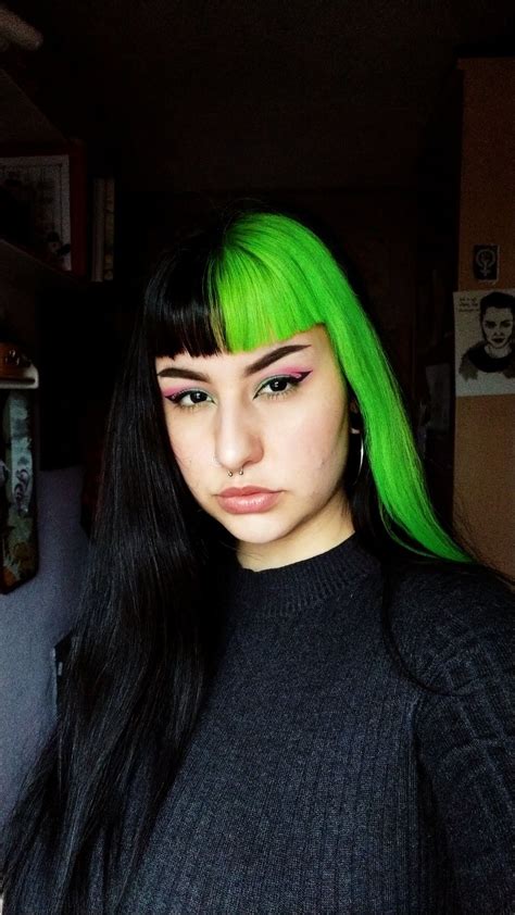 Manic Pánic Electric lizard | Look pelo corto, Pelo verde, Mechas verdes