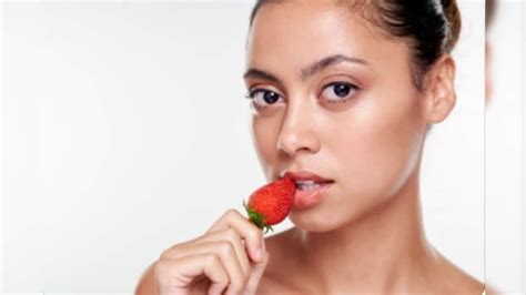 Health news include these 6 foods in diet for healthy and youthful skin ...