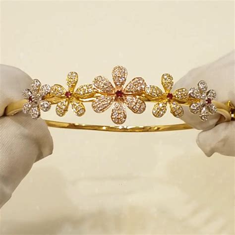 Buy Floret Diamond Bracelet 18 KT yellow gold (13.5 gm). | Online By ...