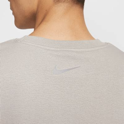 Nike Track Club Men's Dri-FIT Running Fleece Crew-Neck Sweatshirt. Nike IN