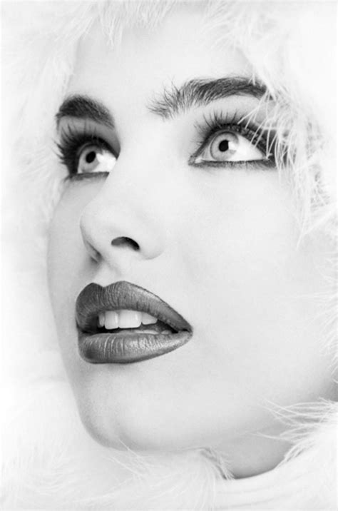 High key lighting and how to set it up – Artofit