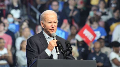 拜登宣布在2024年亚太夏裔（AANAPISI）周期间提供50亿美元支持亚太裔学生教育