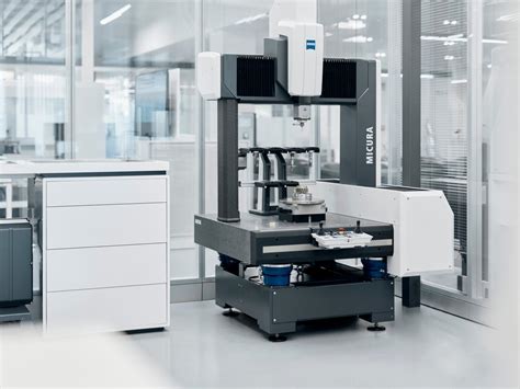 Bridge-type coordinate measuring machines from ZEISS | Fast and precise