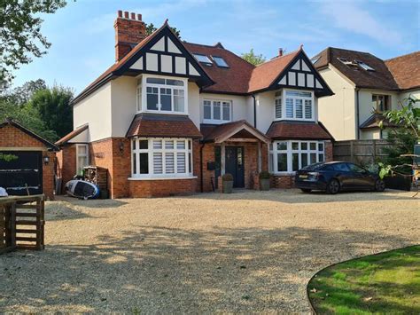 Spacious 6 bedroom house on private road w River Thames access - Villas ...