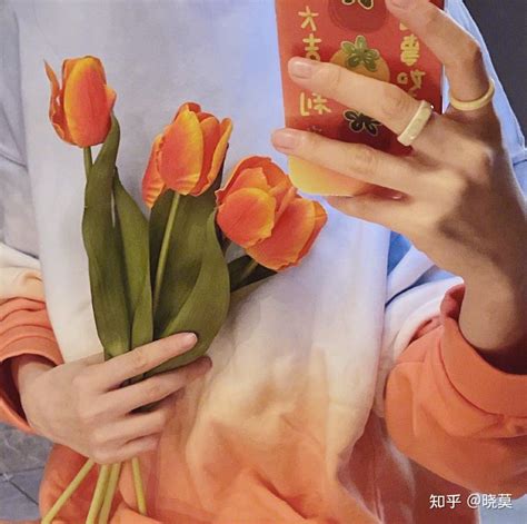 演员迪丽热巴发布最新三月第一天的自拍照，春天来啦，漂亮穿搭 - 知乎