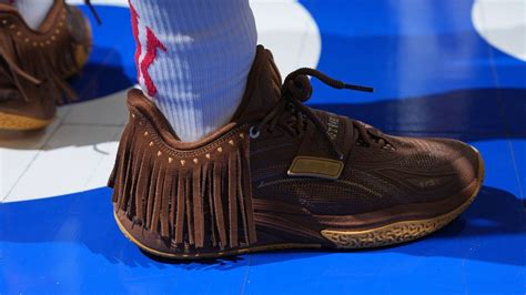 Kyrie Irving wears Anta KAI 1 'Chief Hélà' in Game 1 - ESPN