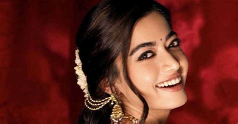 6 Best Hair Oils For Shiny Hair Like Rashmika Mandanna