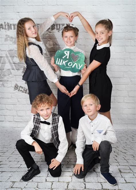 Оригинальные фотосессии не выходя из школы | Школьные фотографии, Школа ...