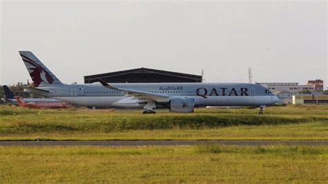 Vegetarian passenger, 85, told to ‘eat around' meat-based meal on Qatar ...
