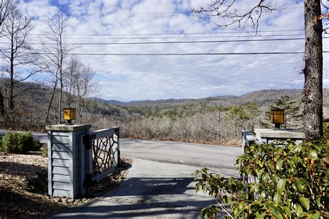 Sky Light. Walk to downtown Highlands - Houses for Rent in Highlands ...