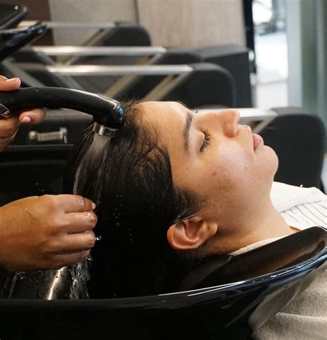 Best Celebrity Salon in Bandra & Powai, Mumbai for Hair & Beauty - A ...