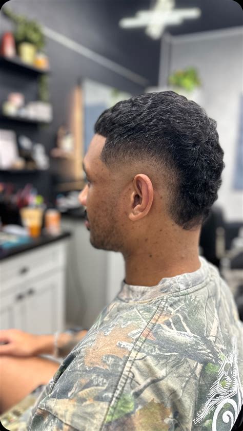 Ashley Palomino | C H O P ️ #hawaiibarberstudio #barber #femalebarber #hawaii | Instagram