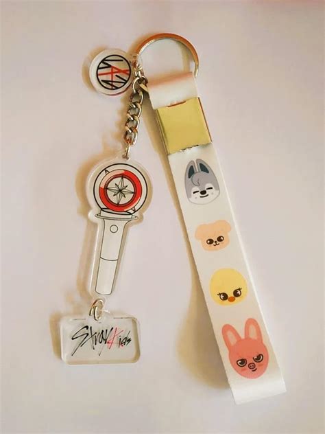 Sharangu Straykids Badge And Light Stick Keychain With Skzoo White Tag ...