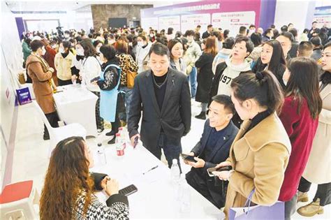 家政劳务市场开市 吸引千余人次参与 - 重庆日报网