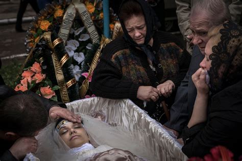 Deadly Clashes Erupt in Ukraine as Troops Push Toward a Rebel-Held City ...