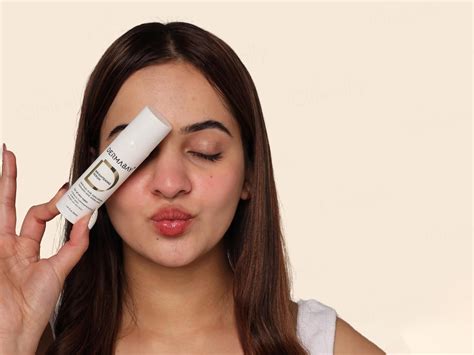 Buy Dermabay Brightening Face Serum Online at Best Price | Clinikally