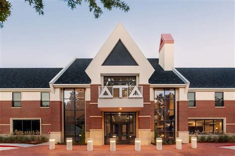 DELTA TAU DELTA FRATERNITY HOUSE — Willowbrook