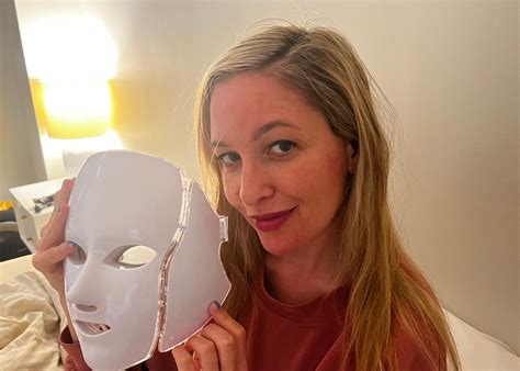 Amazon HXDZFX LED Facial Light Therapy Mask Review 2024 | TLC.com