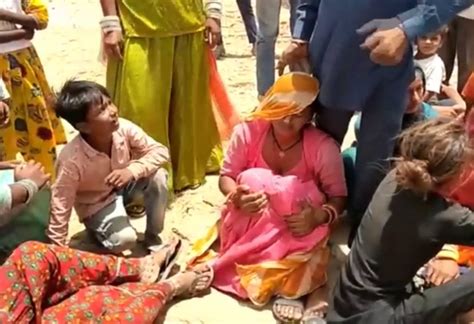 After Criticism Over Demolition Of Their Shelters, Pakistani Hindu ...