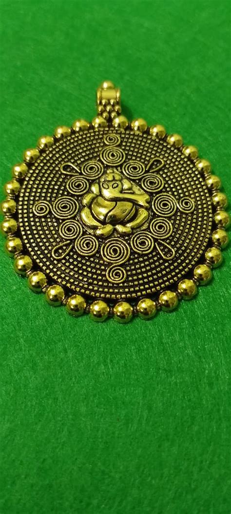 Antique Metal Gold Pendant Model 15 – Eshwarshop