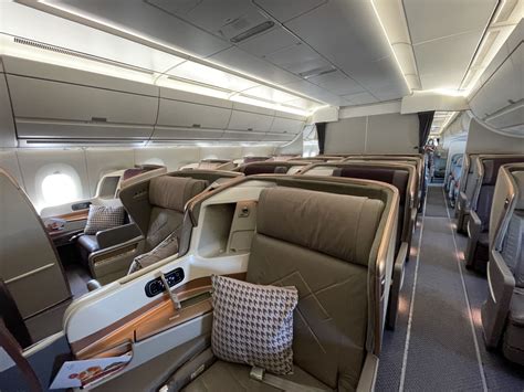 Review: Onboard Singapore Airlines’ Business Class London – OPHL