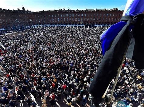 People In France Rally By Thousands In Solidarity With Teacher Beheaded ...