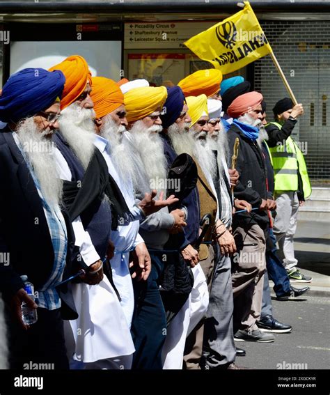 British Sikh's march in Central London to mark the 40th anniversary of ...
