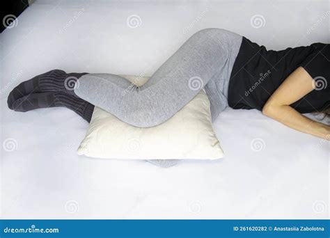 Sleeping With Knee Arthritis at Evan Olsen blog