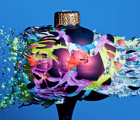 Exploding Christmas Present Video 的图像结果